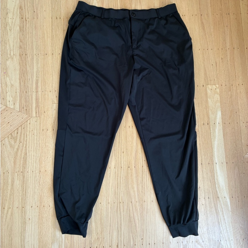 Men's Black Jogger-Style Golf Pants